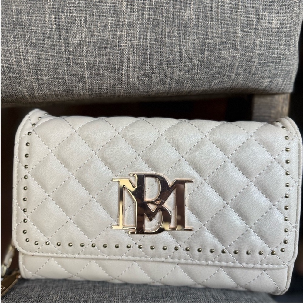 Elegant Badgley Mischka Cream Quilted Bag